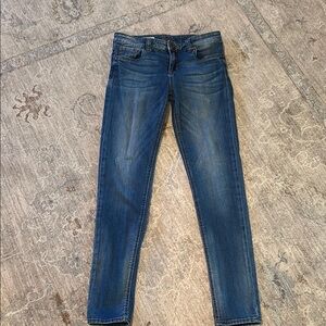 Kut from the Kloth women’s denim skinny jeans in excellent used condition.  Sz 4